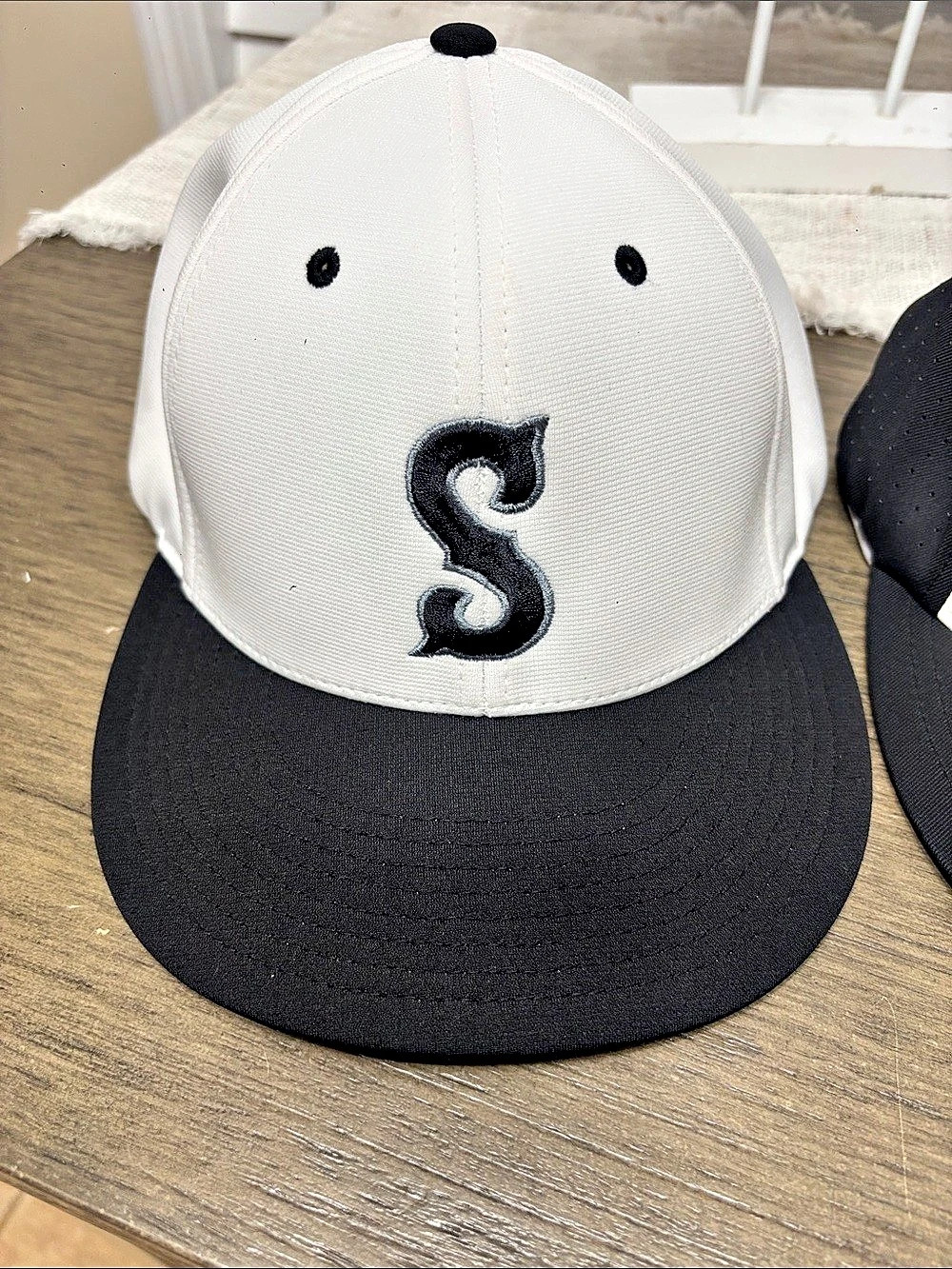 Richardson PTS20 Pulse R-Flex Hat White & Black LG-XL